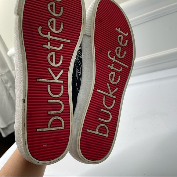 Bucket Feet Shoes Bucketfeet Wild Lion Slip On Sneakers Size Womens